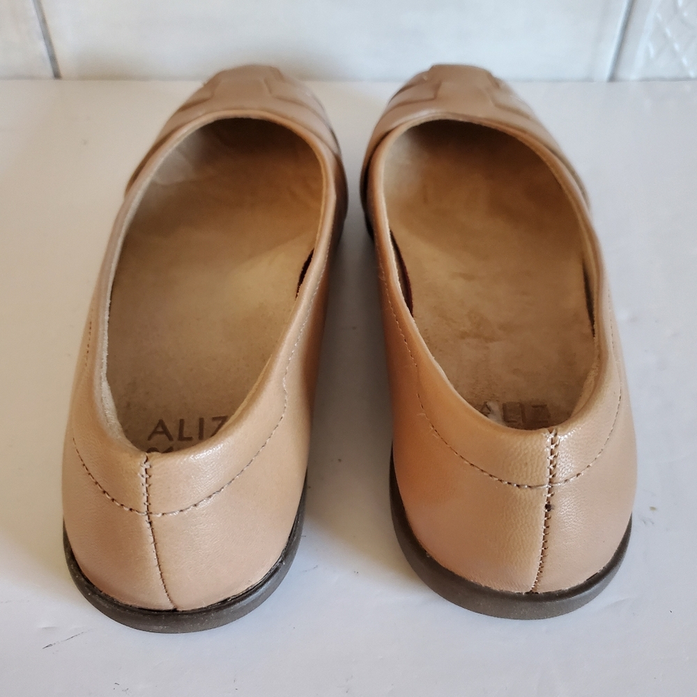 NWOT Naturalizer 7.5 Quiet Luxury Modern Contemporary Neutral Balletcore Flats - Picture 8 of 12